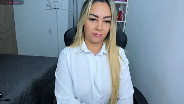 NicolPorto online show from September 16, 2025, 11:55 am