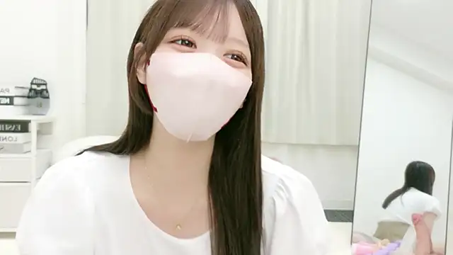roachan  online show from August 9, 2026, 1:16 pm