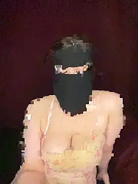 Snapshot of RooVaaN-Xx chatting on February 9, 2026, 3:27 pm RooVaaN-Xx online show from February 9, 2026, 3:27 pm