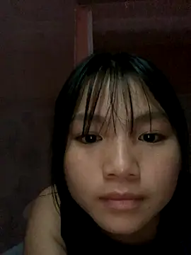 Emlyly-18 online show from October 6, 2025, 10:51 pm