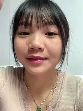 Emlyly-18 online show from November 1, 2025, 2:46 am