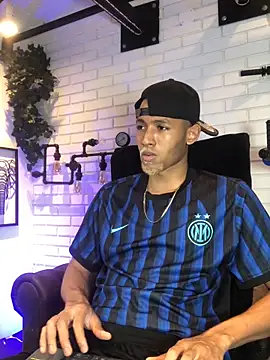 B Wild online show from September 27, 2025, 3:55 am