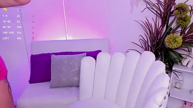 Emylopezz online show from September 13, 2025, 9:03 pm