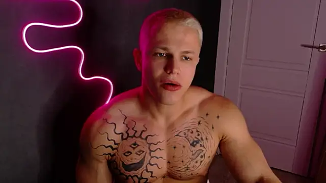 James  Noah online show from October 12, 2025, 8:08 pm