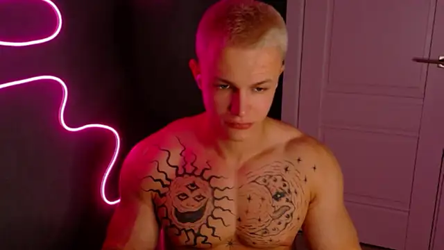 James  Noah online show from October 15, 2025, 8:42 pm