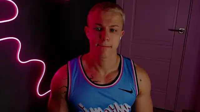 James  Noah online show from October 21, 2025, 8:42 pm