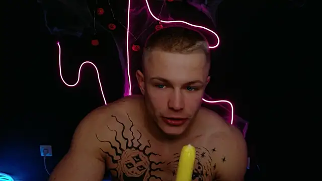 James  Noah online show from November 4, 2025, 9:36 pm