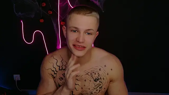 James  Noah online show from November 6, 2025, 10:10 pm