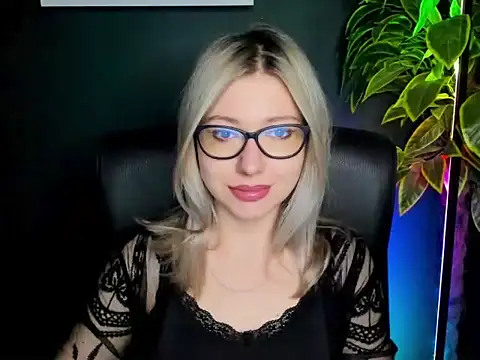 loveHeidi online show from September 24, 2025, 4:27 am