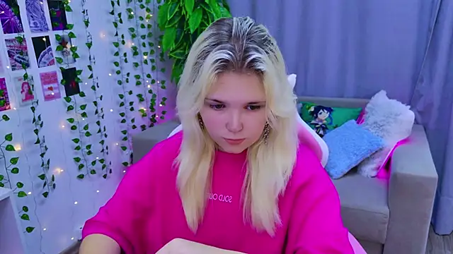 EmillyRogers online show from September 20, 2025, 5:41 am