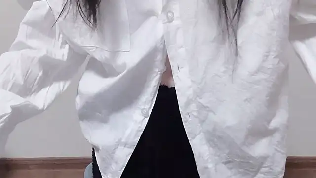 Queen ww online show from November 23, 2025, 2:17 pm