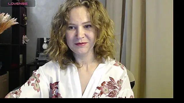 harpermoss online show from September 13, 2025, 10:20 pm