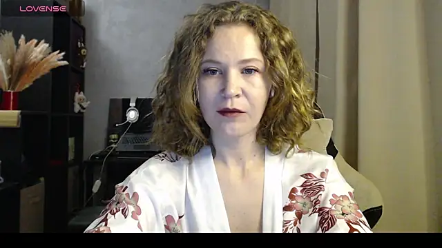 harpermoss online show from September 15, 2025, 7:14 pm