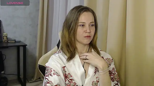 harpermoss online show from October 8, 2025, 7:11 pm