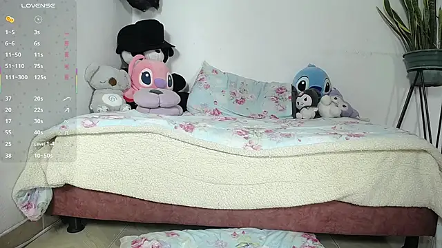 naughtypixie online show from October 30, 2025, 3:52 am