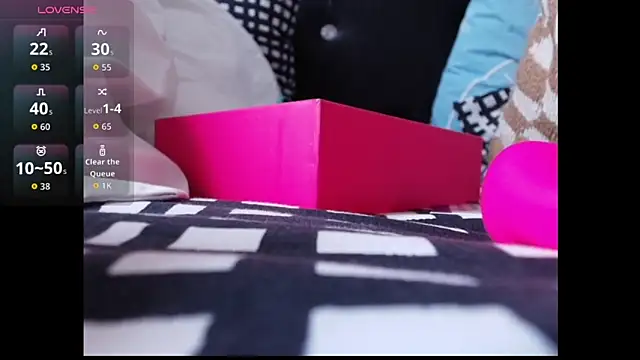 LunaLuxe1 online show from February 2, 2026, 2:27 pm