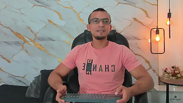 Snapshot of johan_miller0 chatting on September 20, 2025, 11:50 pm johan miller0 online show from September 20, 2025, 11:50 pm