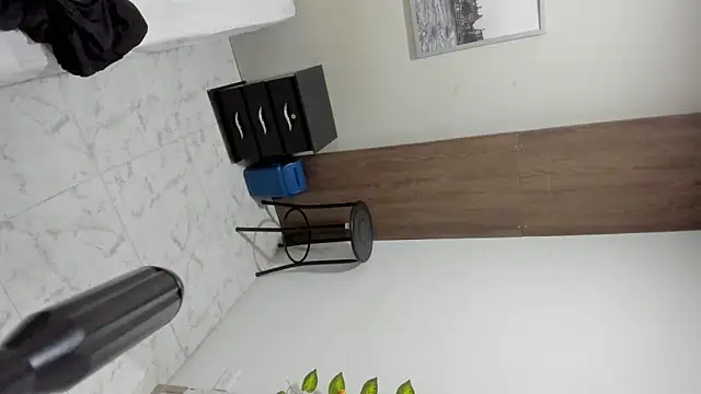 Snapshot of johan_miller0 chatting on October 8, 2025, 10:46 am johan miller0 online show from October 8, 2025, 10:46 am