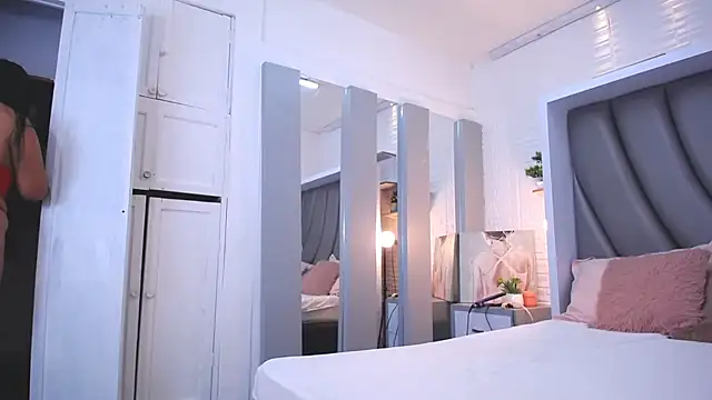 Luciana Graay online show from September 20, 2025, 12:50 pm