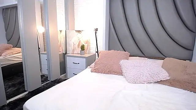 Luciana Graay online show from September 23, 2025, 2:20 pm