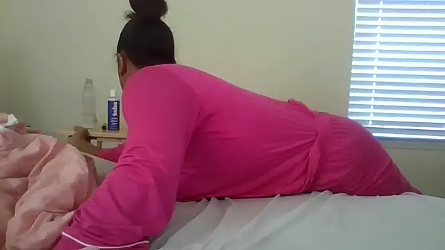 Snapshot of jottijade chatting on November 6, 2025, 3:46 pm jottijade online show from November 6, 2025, 3:46 pm