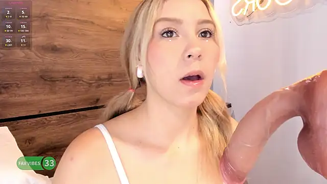 alyamonroe online show from October 23, 2025, 10:47 am