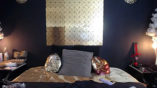 kinky momm online show from April 9, 2026, 3:39 pm