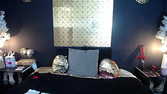 kinky momm online show from April 28, 2026, 4:23 pm