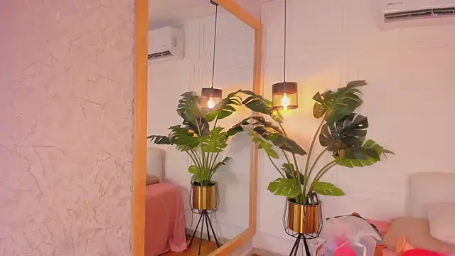 Snapshot of Dafne_Hillss chatting on February 11, 2026, 1:38 pm Dafne Hillss online show from February 11, 2026, 1:38 pm