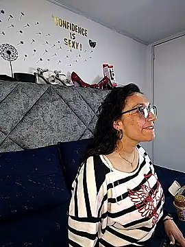 Shantey Laurent online show from March 23, 2026, 3:05 pm