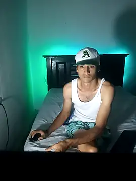 abrahamm25 online show from September 16, 2025, 12:33 am