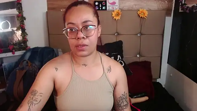 MIA  SPENCER online show from January 17, 2026, 8:01 pm