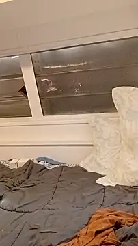 nakedgarbageperson online show from March 7, 2026, 12:29 am