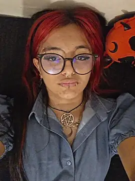 carolinerue online show from June 26, 2026, 11:42 pm