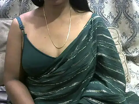 MISS SOMIYA online show from November 7, 2025, 6:19 pm