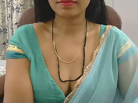 MISS SOMIYA online show from April 15, 2026, 8:42 pm