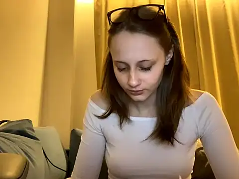 Snapshot of Mimi_Melo chatting on September 14, 2025, 8:08 pm Mimi Melo online show from September 14, 2025, 8:08 pm