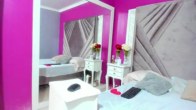 natasha bigbooty online show from September 25, 2025, 1:04 pm