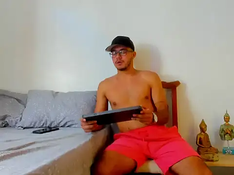 Dusan greyy online show from September 26, 2025, 7:07 pm