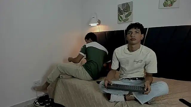 maicol cum23 online show from September 28, 2025, 1:05 pm