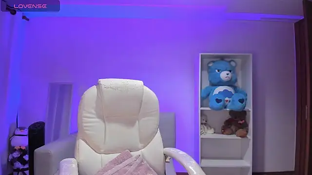  wdreamgirl online show from November 11, 2025, 4:34 am