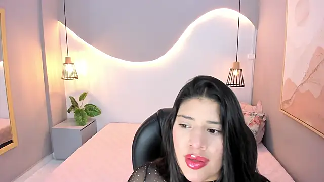 Mia hills  online show from September 14, 2025, 3:16 am