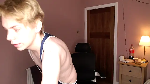 scottishtwink01 online show from September 15, 2025, 2:39 pm
