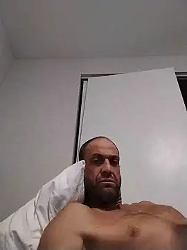 Snapshot of PeterHanglin chatting on July 14, 2026, 5:23 am PeterHanglin online show from July 14, 2026, 5:23 am