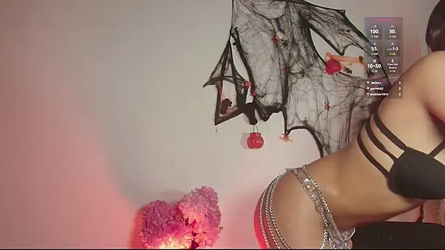 Missandy  online show from October 18, 2025, 8:31 pm