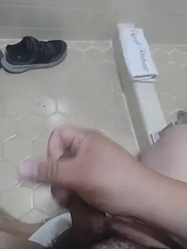 Snapshot of Santiagoqro85 chatting on December 17, 2025, 9:32 pm Santiagoqro85 online show from December 17, 2025, 9:32 pm