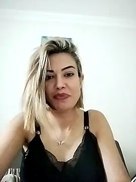 cansudemir06 online show from September 9, 2025, 3:28 am