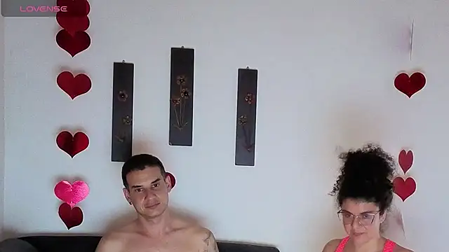 Snapshot of kloe-robert chatting on September 27, 2025, 7:52 pm kloe-robert online show from September 27, 2025, 7:52 pm