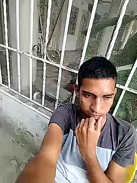 Snapshot of alejandro045 chatting on November 7, 2025, 7:58 pm alejandro045 online show from November 7, 2025, 7:58 pm