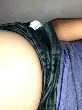 Snapshot of luzmelzinha chatting on September 30, 2025, 11:32 pm luzmelzinha online show from September 30, 2025, 11:32 pm